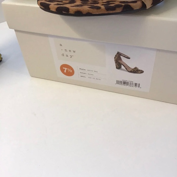 🐆LEOPARD SANDAL HEELS - Picture 6 of 12